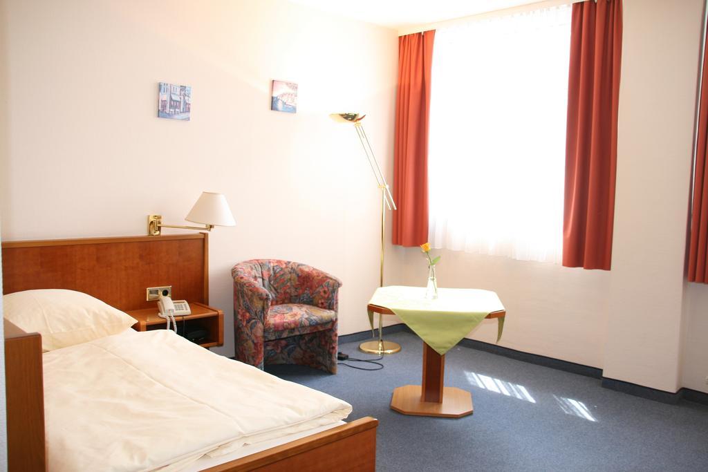 Atrium Hotel Crimmitschau Habitación foto